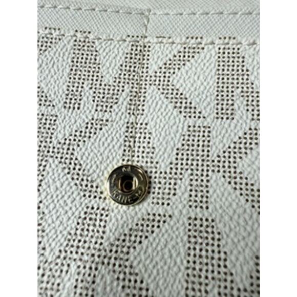 RETAIL $158 Michael Kors Fulton Vanilla MK Signature LG Gusset Carryall Wallet - Picture 14 of 16